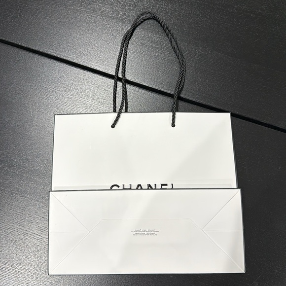 Chanel Classic White Shopping Gift Display Bag - Picture 6 of 9
